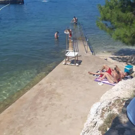 By Guest house Porec