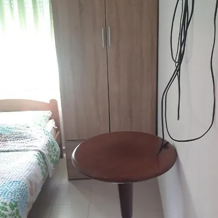 Pensión By 3*